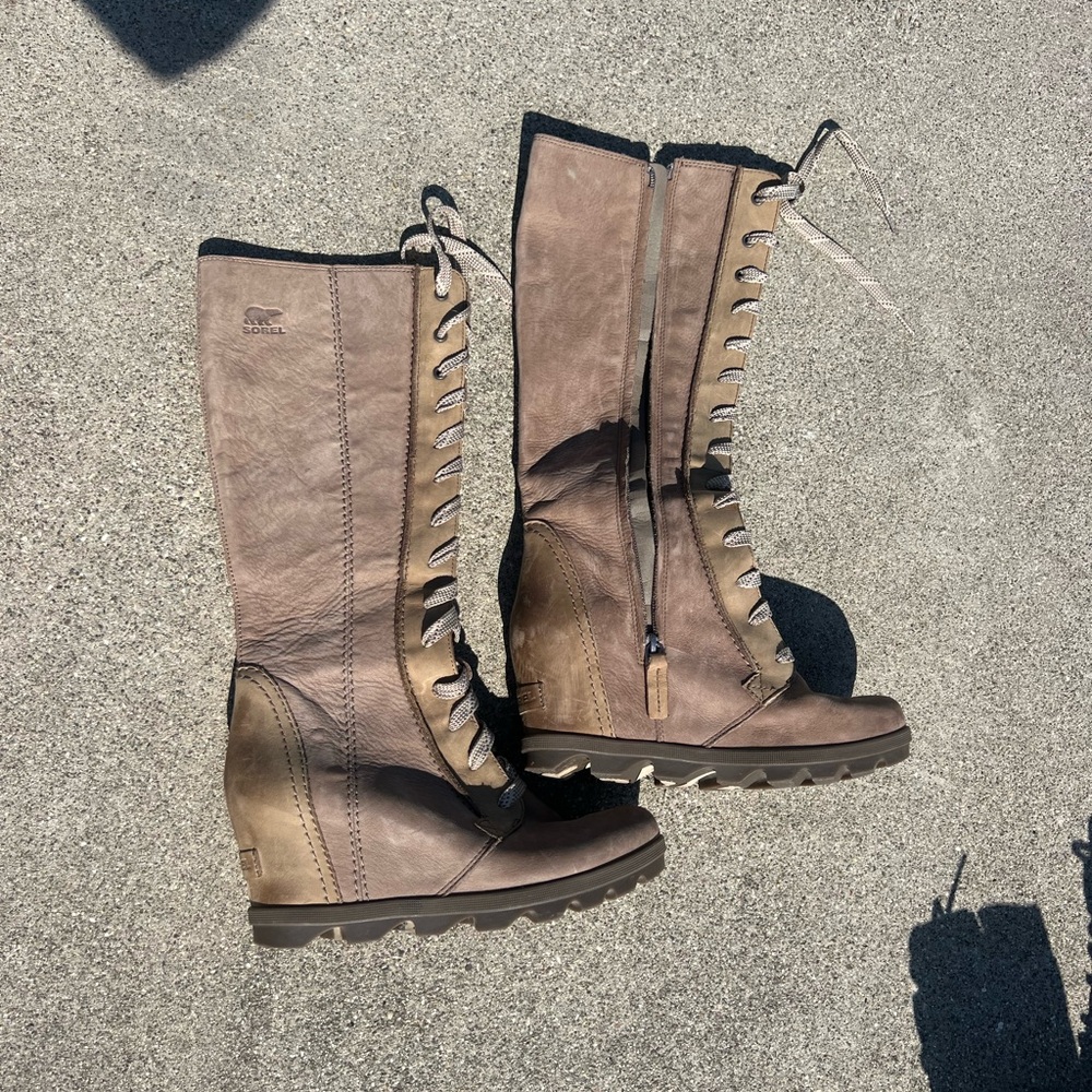 Sorel knee high lace up boots size 9m
